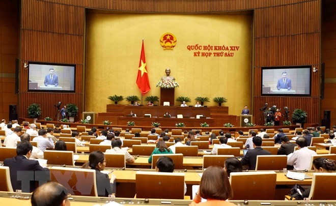 The National Assembly passed a resolution on the socio-economic plan for 2019 with 447 out of 450 votes in the morning of November 8.(Photo: VNA)