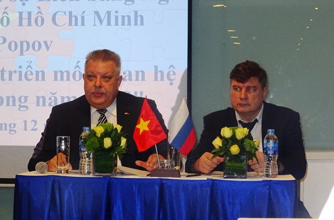Russian Consul General to Ho Chi Minh City Alexey Popov (L) at the press conference on December 26 (Photo: VNA)