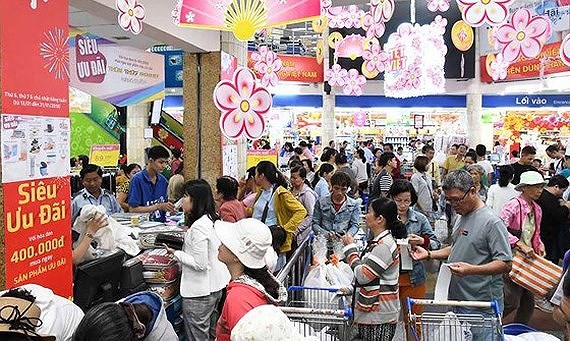 Holiday purchasing power doubles in HCMC supermarkets