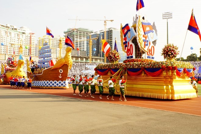 The parade at the ceremony marking 40th anniversary of the victory over the genocidal regime in Phnom Penh on January 7 (Photo: VNA)