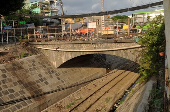 Hang Ngoai bridge will be rebuilt in 2019 (Photo: SGGP)