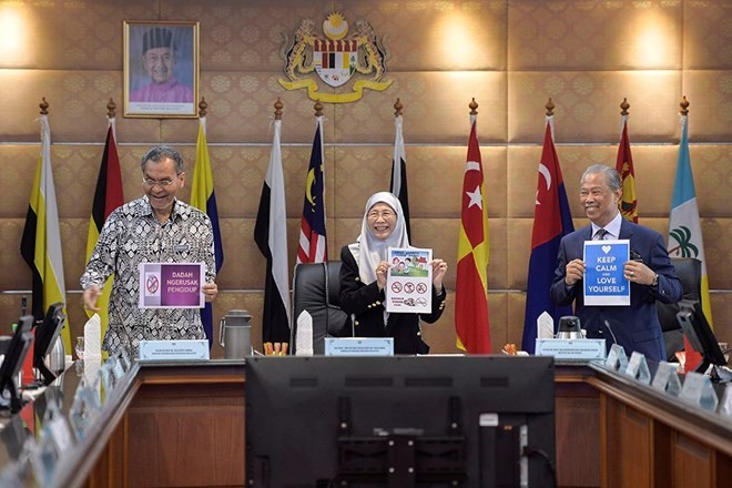 Deputy Prime Minister Wan Azizah Wan Ismail (C) chairs a cabinet meeting in Putrajaya January 17, 2019 (Source: malaymail.com)