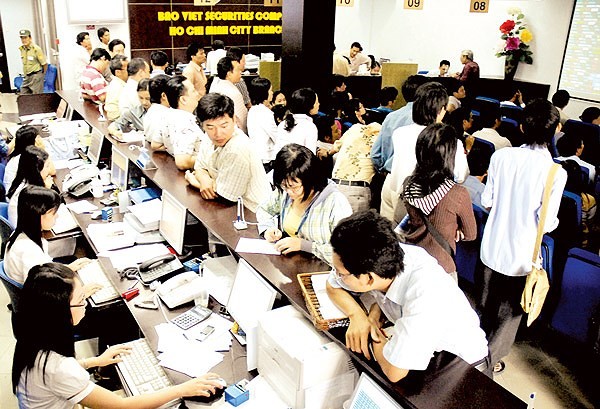 VN-Index declines more than 9 percent last year