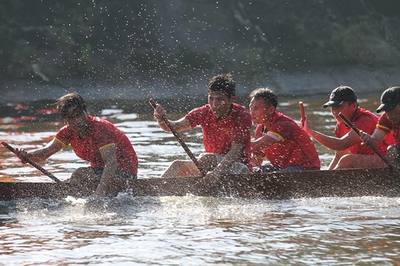 Traditional boat racing festival open in Thua Thien-Hue