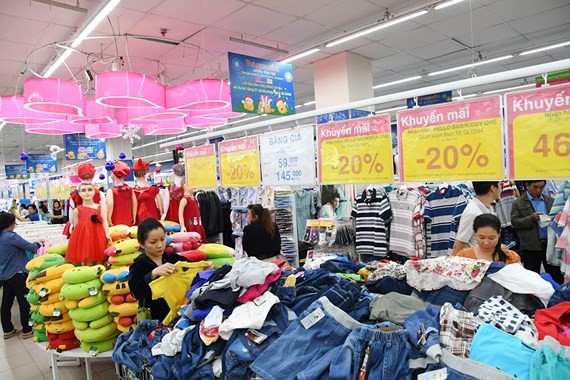 Vietnam's fashion products struggle to compete with imported ones. (Photo: SGGP)