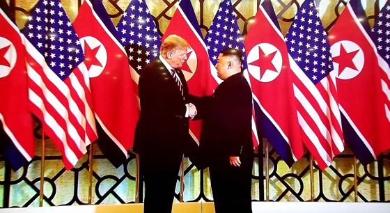 DPRK leader Kim Jong-un (L) and US President Donald Trump met in Hanoi on February 27-28 