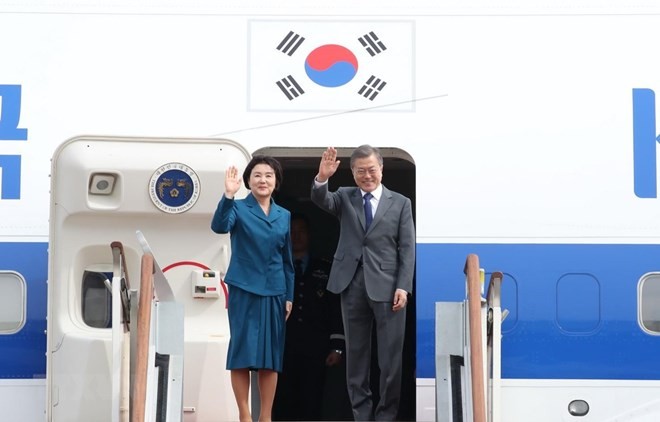 President of the Republic of Korea Moon Jae-in and his spouse arrive in Cambodia on March 14 (Photo: Yonhap/VNA)