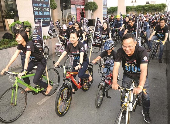 Young activists ride bicycles in response to Earth Hour Campaign (Photo: SGGP)