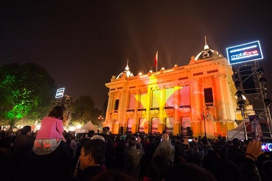 A light-off ceremony will start in front of Hanoi Opera House from 7:30 p.m. on March 30 to respond to Earth Hour