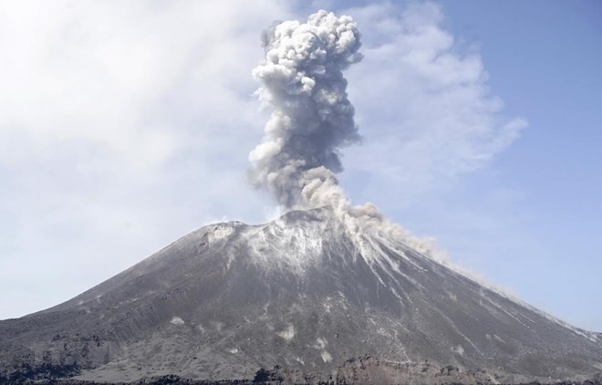 Anak Krakatau volcano (Photo: AFP/VNA)
