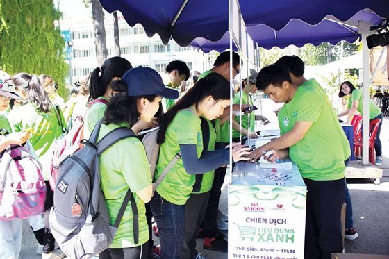 Activists at the launching ceremony of the 10th Green Consumption Campaign launched in HCMC on June 1, 2019 (Photo: SGGP)