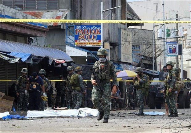 At the site of a bombing in the Philippines (Photo: AFP/VNA)