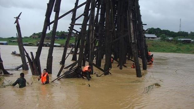 The Thai Army is keeping close watch on Mon (Uttamanusorn) bridge, the country's longest wooden bridge, as continuous rain slashes through the western province of Kanchanaburi. (Source: floodlist.com)