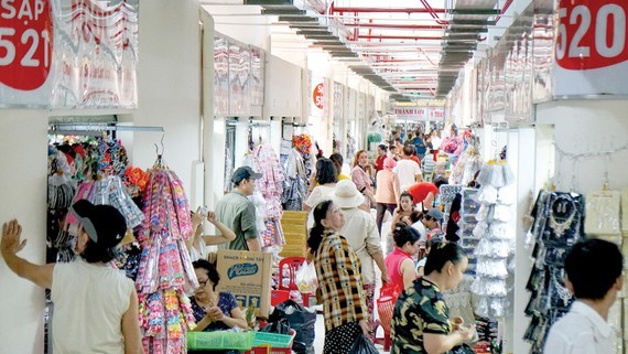 Binh Tay market, District 6, HCMC. (Photo: SGGP/HOANG HUNG)