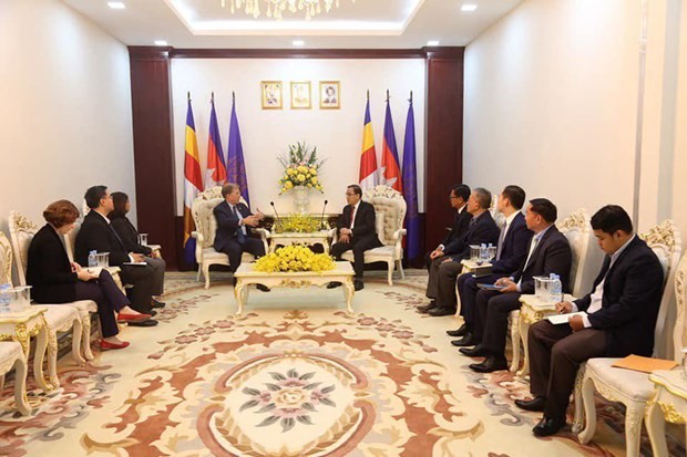 At the meeting between US Ambassador to Cambodia W. Patrick Murphy and Minister of Agriculture Veng Sakhon  (Photo: freshnewsasia.com)