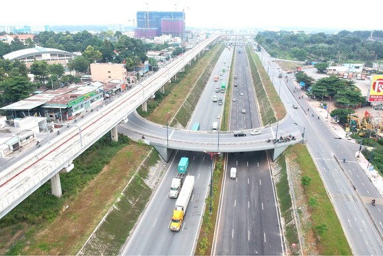 The newly open to traffic intersection in front of Vietnam National University HCMC (Photo: SGGP)