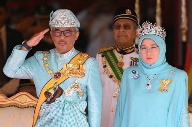 Malaysian King Sultan Abdullah Sultan Ahmad Shah (left). (Photo: AFP)