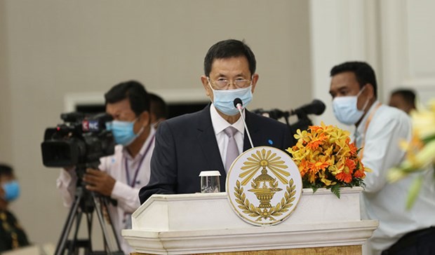 Senior Minister Var Kimhong speaks at the ceremony at Peace Palace. Photo: Khmer Times