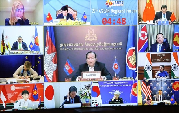 Cambodian Deputy Prime Minister and Minister of Foreign Affairs and International Cooperation Prak Sokhonn (centre) at the 27th ASEAN Regional Forum (Source: information.gov.kh)