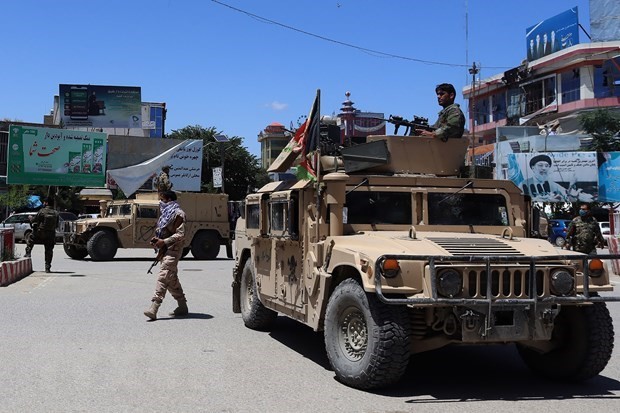 Afghan security force in a raid for Taliban rebels (Source: AFP/VNA)