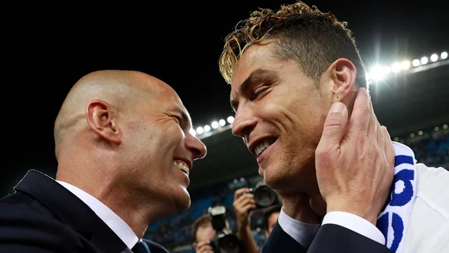 Zidane (trái) có dấu ấn đặc biệt trong thành công của Real