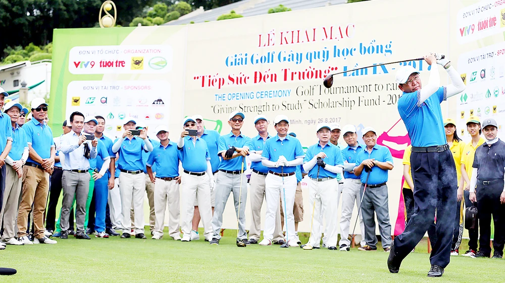 Giải golf gây quỹ học bổng thu hút nhiều doanh nghiệp tham gia. Ảnh: PHAN NAM