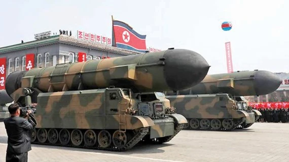 Tên lửa của Triều Tiên trong một cuộc duyệt binh ở Bình Nhưỡng tháng 4-2017