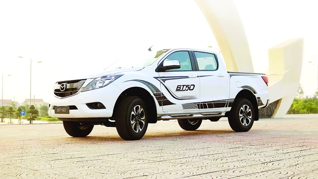 Mazda BT-50 sở hữu bộ tem mới độc đáo và mạnh mẽ