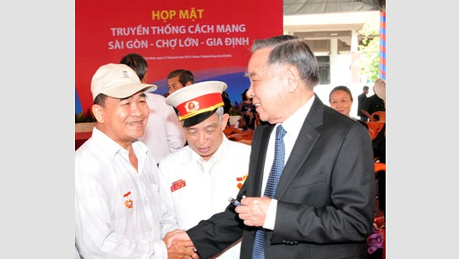 Nguyên Thủ tướng Chính phủ Phan Văn Khải tại buổi họp mặt truyền thống cách mạng Sài Gòn - Chợ Lớn - Gia Định.