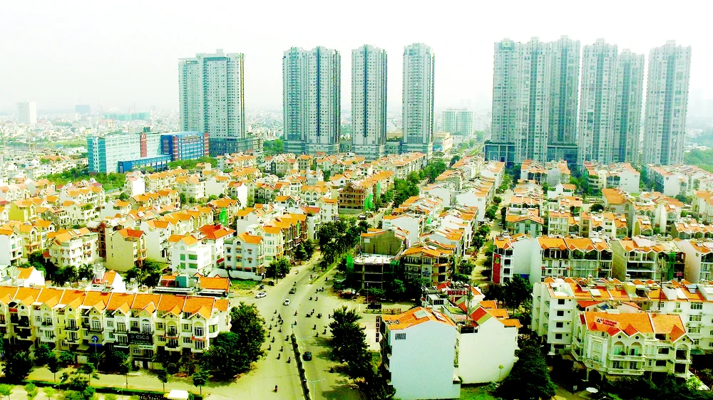 Thành phố Hồ Chí Minh ngày càng phát triển hơn với nhiều khu đô thị khang trang. Ảnh: THÁI BẰNG