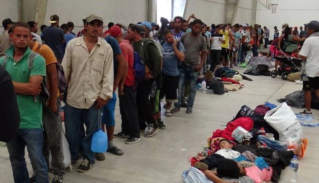 Người di cư tập trung ở Ixtepec, bang Oaxaca, Nam Mexico, trong đoàn caravan hướng đến biên giới Mỹ, ngày 28-4-2018. REUTERS