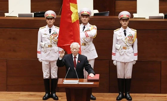 Tân Chủ tịch nước Nguyễn Phú Trọng tuyên thệ nhậm chức. Ảnh: VGP