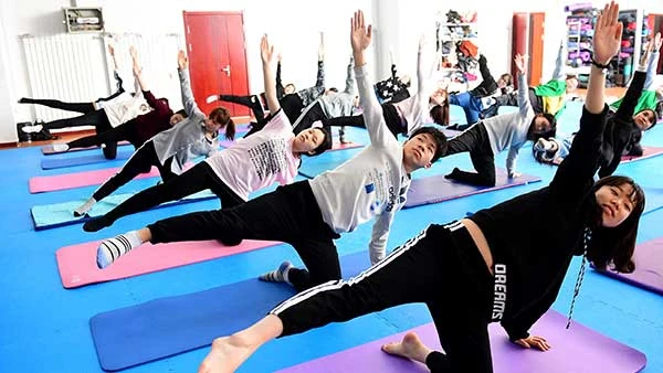 Mở trường yoga khắp Trung Quốc