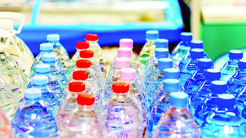 Nhật Bản cấm sử dụng đồ nhựa tại căn tin các cơ quan chính phủ