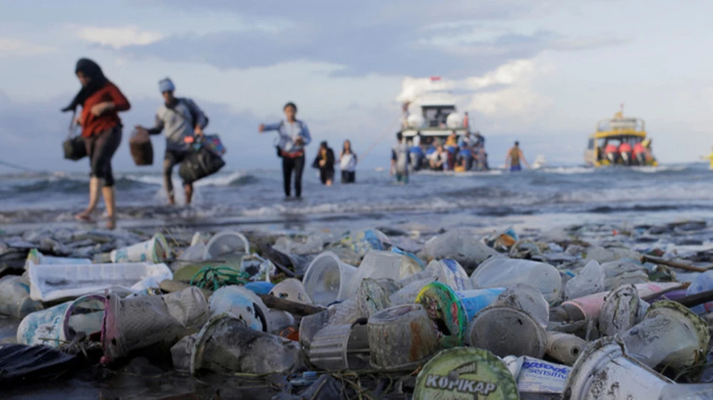 Rác thải nhựa tại Bali, Indonesia