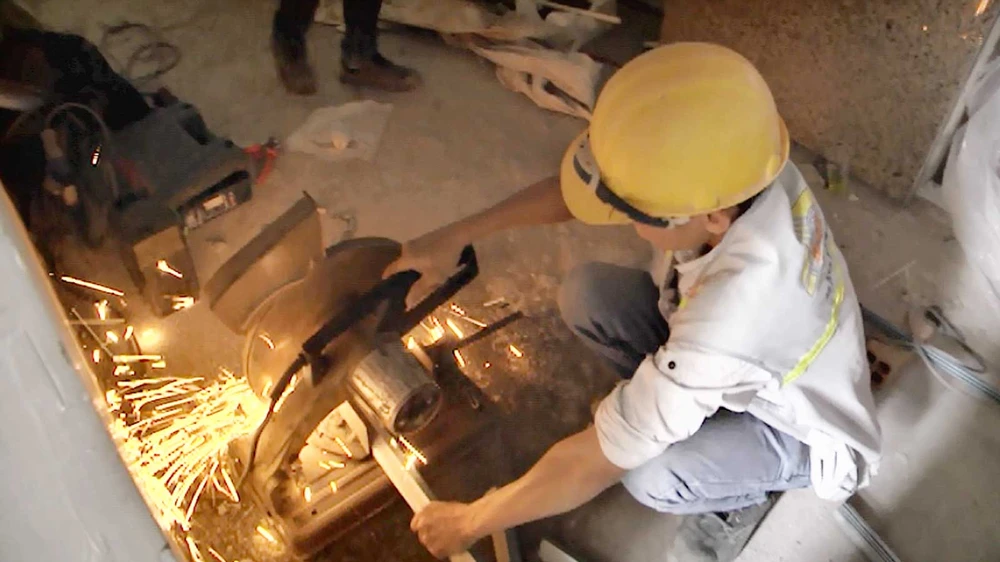 Hàn cắt kim loại có nguy cơ gây hỏa hoạn tại các cơ sở đang thi công, sửa chữa