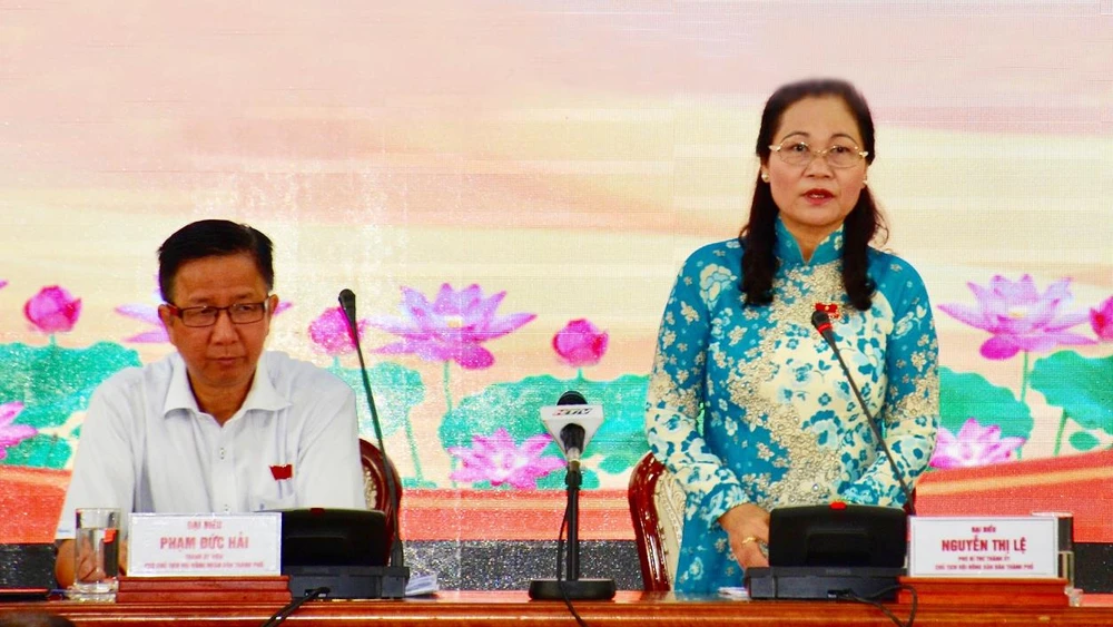 Phó Bí thư Thành ủy, Chủ tịch HĐND TPHCM Nguyễn Thị Lệ chủ trì phiên họp