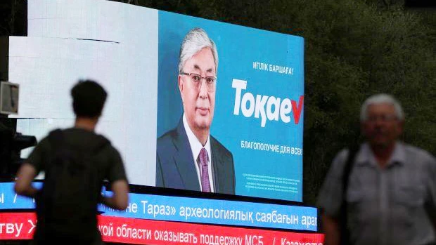 Tổng thống lâm thời Kassym-Jomart Tokayev là một trong 7 ứng cử viên tổng thống. Ảnh: Reuters