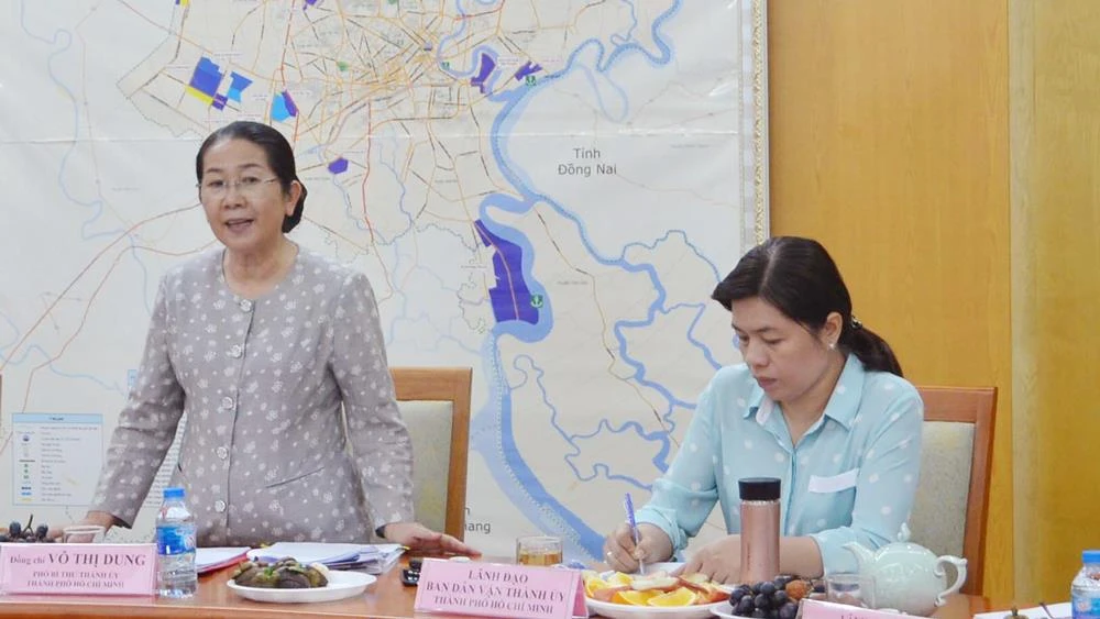 Phó Bí thư Thành ủy TPHCM Võ Thị Dung phát biểu tại buổi làm việc. Ảnh: KIỀU Phong