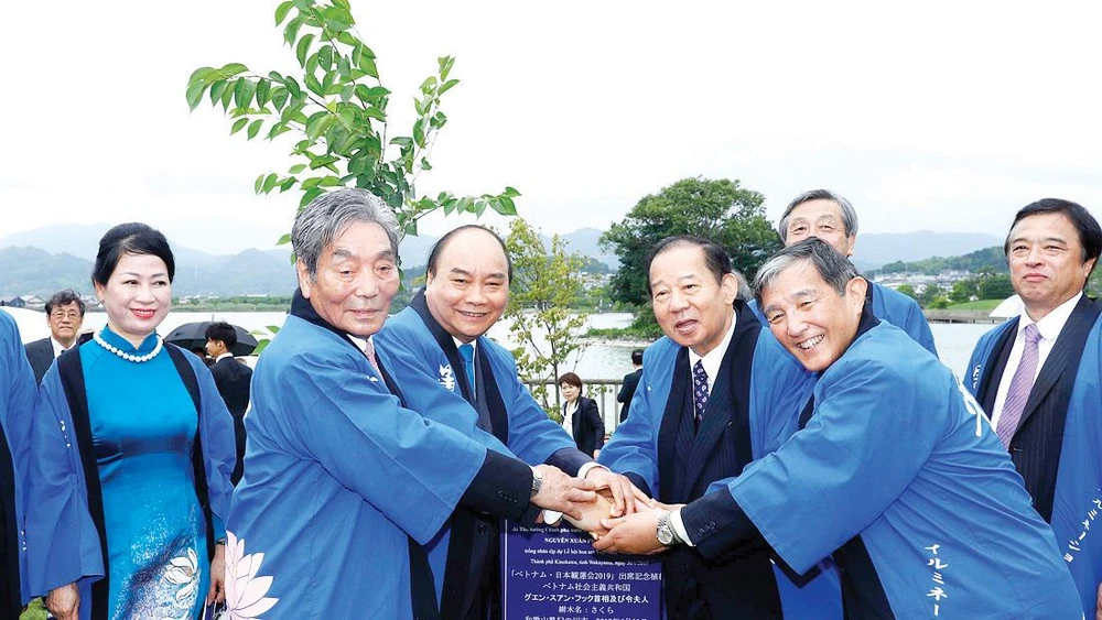 Thủ tướng Nguyễn Xuân Phúc dự Lễ hội hoa sen Nhật Bản - Việt Nam