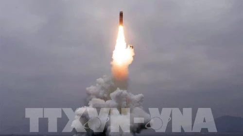 Một vụ thử tên lửa của Triều Tiên ở ngoài khơi vịnh Wonsan ngày 2-10-2019. Ảnh: AFP/TTXVN 