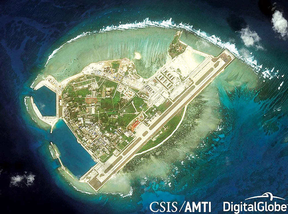 Đảo Phú Lâm thuộc quần đảo Hoàng Sa của Việt Nam bị Trung Quốc dùng vũ lực chiếm đóng và cải tạo bất hợp pháp. Ảnh: CSIS/AMTI