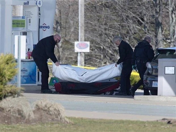 Thi thể nạn nhân tại hiện trường vụ xả súng đẫm máu ở tỉnh Nova Scotia. Ảnh: Yass Tribune/TTXVN