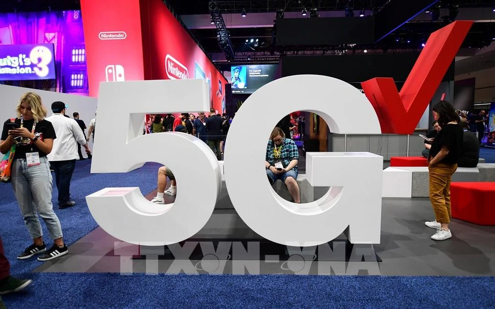 Biểu tượng mạng 5G trong một cuộc triển lãm tại Los Angeles (Mỹ). Ảnh: AFP/TTXVN