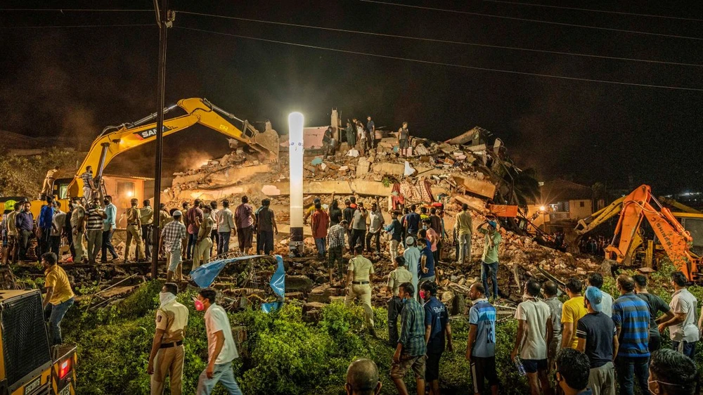 Hiện trường vụ sập nhà ở bang Maharashtra, miền Tây Ấn Độ. 