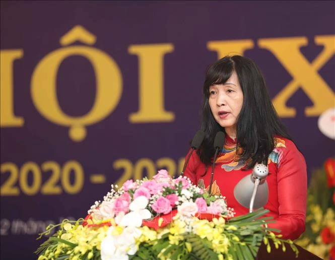 Đại hội đã bầu NSNA Trần Thị Thu Đông làm Chủ tịch Hội Nghệ sĩ Nhiếp ảnh Việt Nam nhiệm kỳ 2020 - 2025. Ảnh: TTXVN