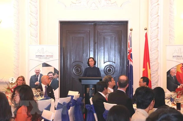 Tổng Lãnh sự Australia tại Thành phố Hồ Chí Minh Julianne Cowley phát biểu tại buổi lễ. Ảnh: TTXVN