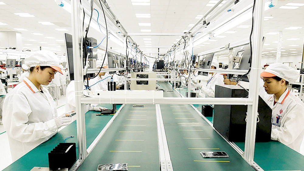 Nhà máy sản xuất điện thoại Vsmart của Tập đoàn Vingroup đặt tại Hải Phòng, Việt Nam. Ảnh: Reuters