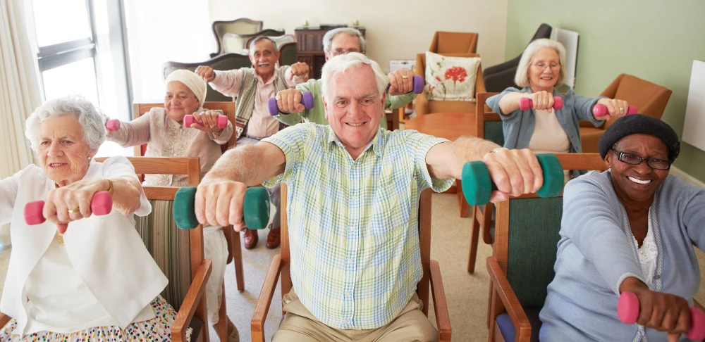 Tập phục hồi sức khỏe tại một trung tâm chăm sóc người cao tuổi ở Anh
