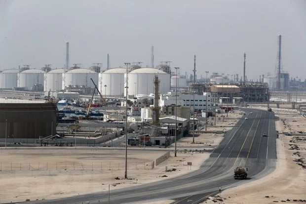Toàn cảnh khu công nghiệp khai thác dầu và khí hóa lỏng Ras Laffan ở cách Doha (Qatar) khoảng 80km về phía bắc. Nguồn: AFP/TTXVN